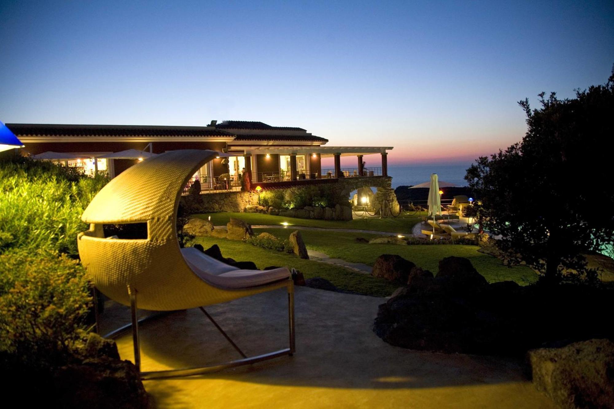 Bajaloglia Resort Кастельсардо Экстерьер фото
